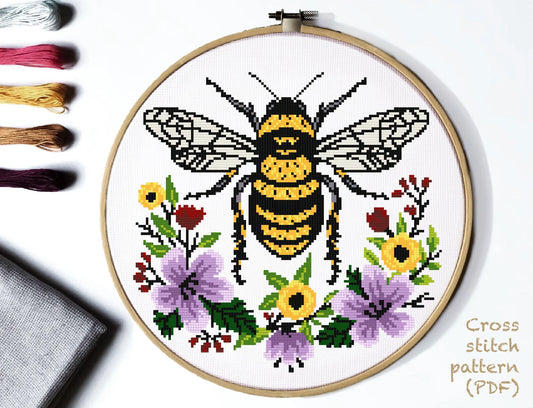 Honey bee Modern Cross Stitch Pattern, flowers wreath, insect counted cross stitch chart, nature, hoop embroidery, Instant download PDF